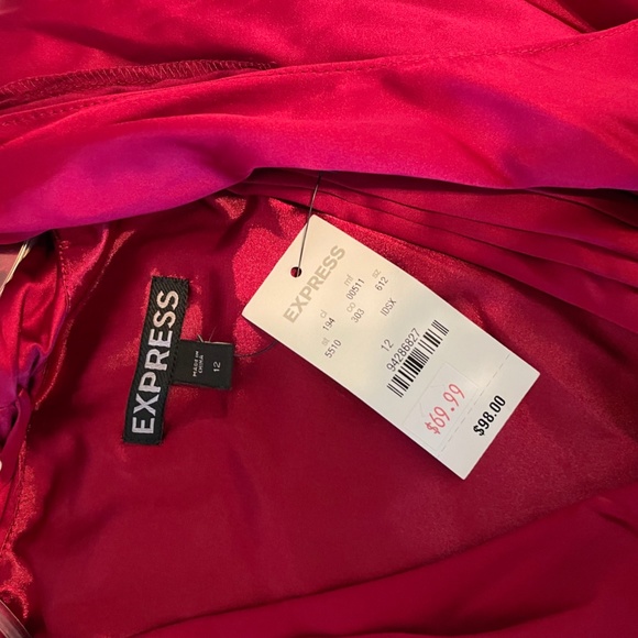 Perfect for Valentine's Day! NWT - Express Red Satin Dress. Size 12. - Picture 4 of 7